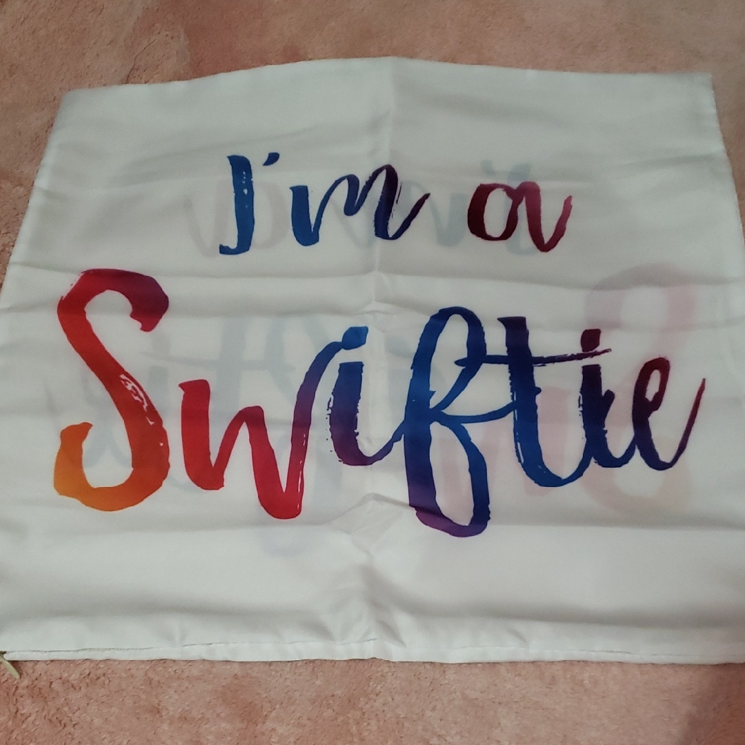 Nwot "Im A Swifty," Zippered Pillow Cover